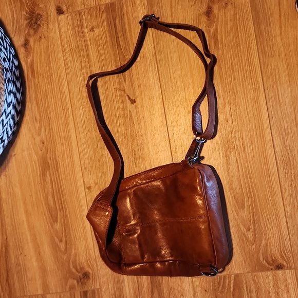 VILENCA HOLLAND genuine woven leather shoulder sling backpack - Picture 2 of 11